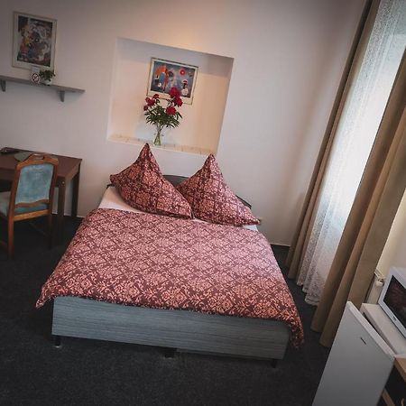 Hotel Apartment Faraon Rumburk Extérieur photo