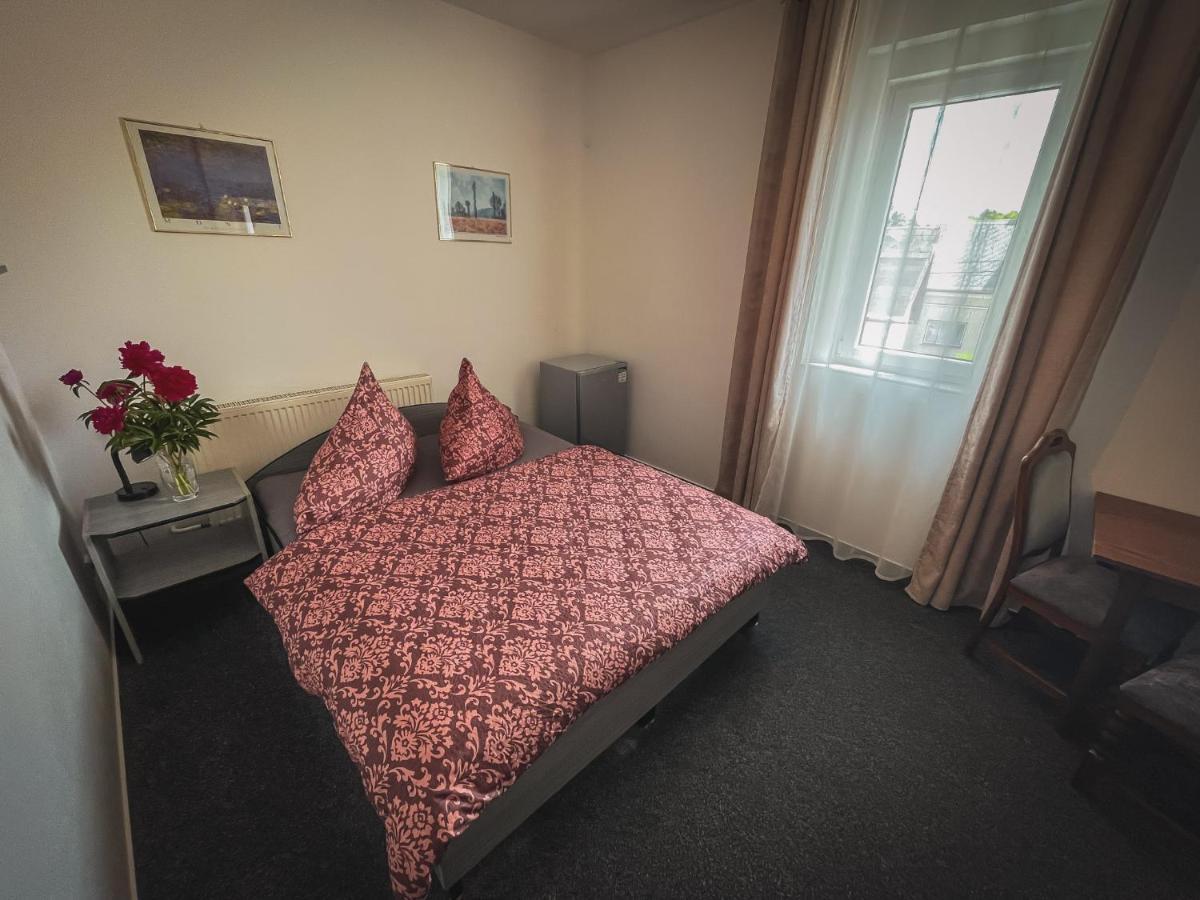 Hotel Apartment Faraon Rumburk Extérieur photo