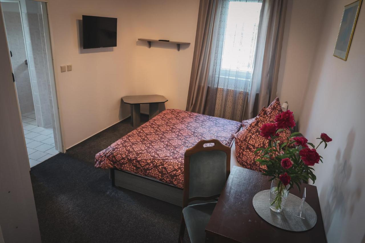Hotel Apartment Faraon Rumburk Extérieur photo