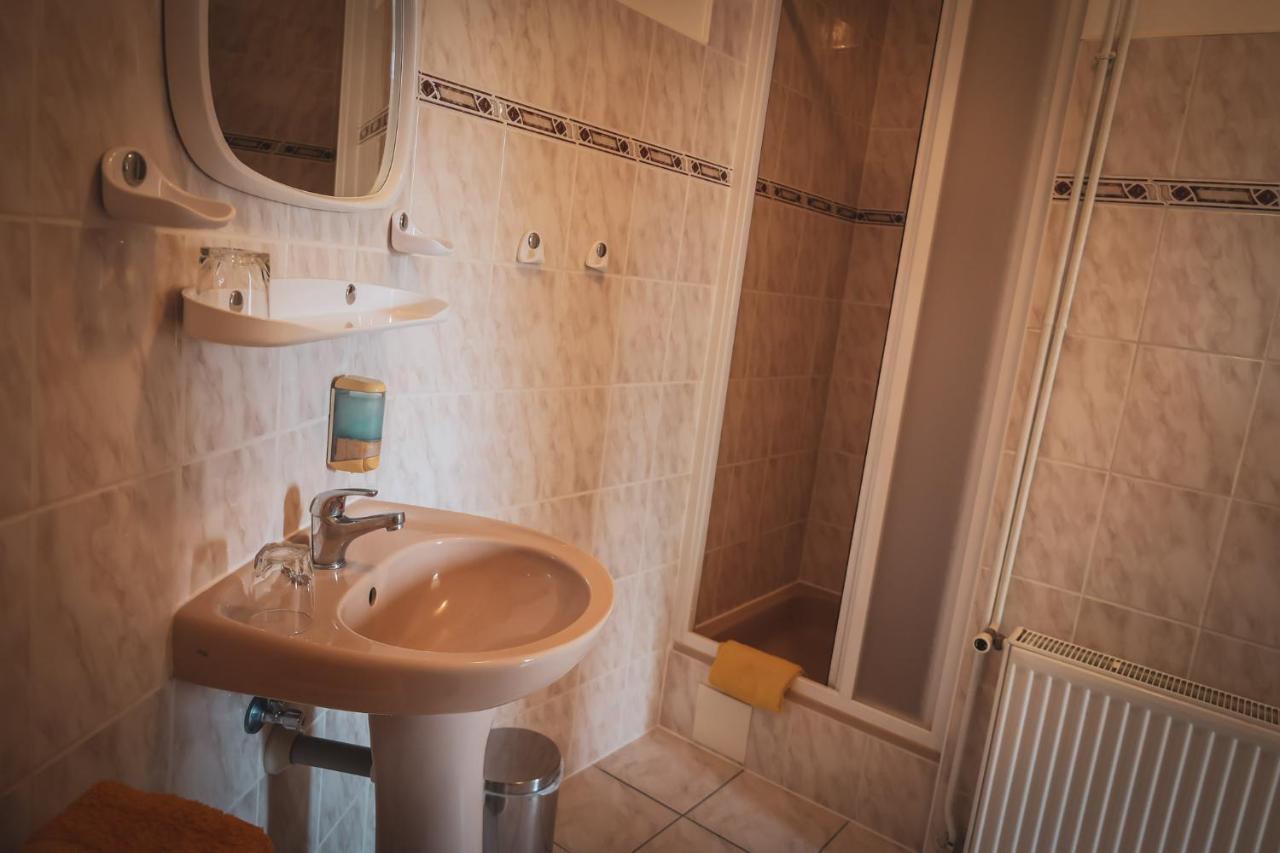 Hotel Apartment Faraon Rumburk Extérieur photo