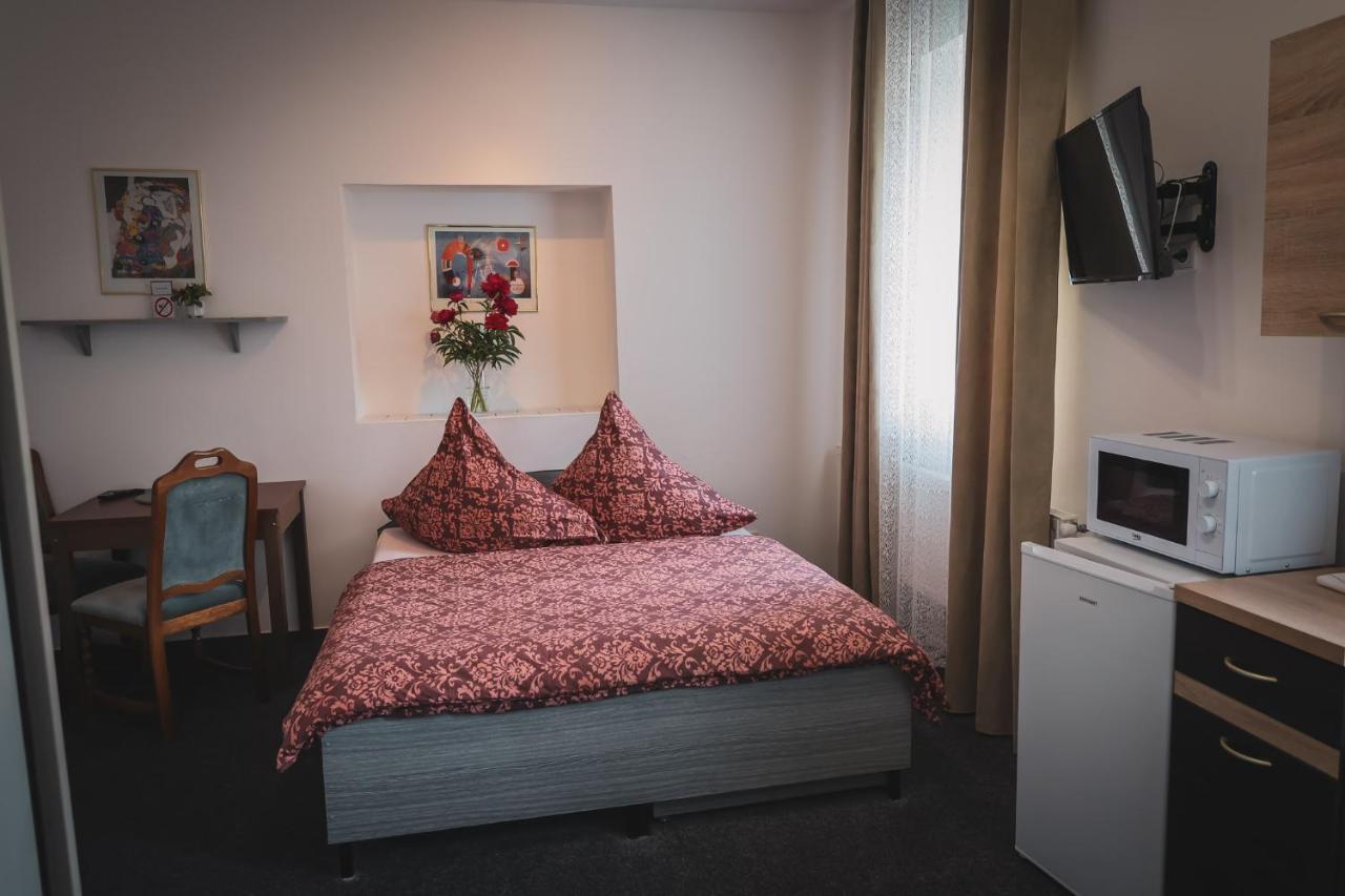 Hotel Apartment Faraon Rumburk Extérieur photo