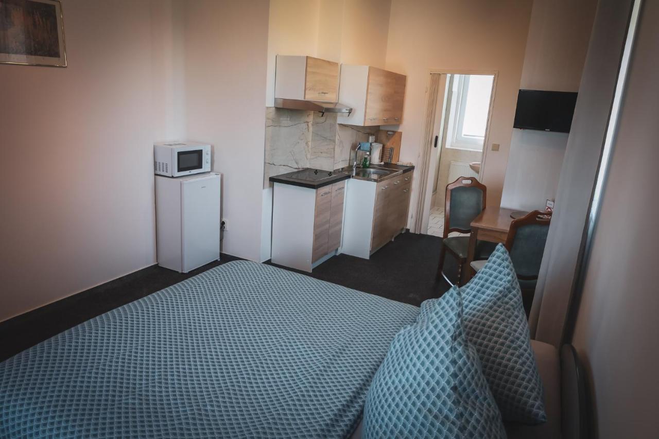 Hotel Apartment Faraon Rumburk Extérieur photo